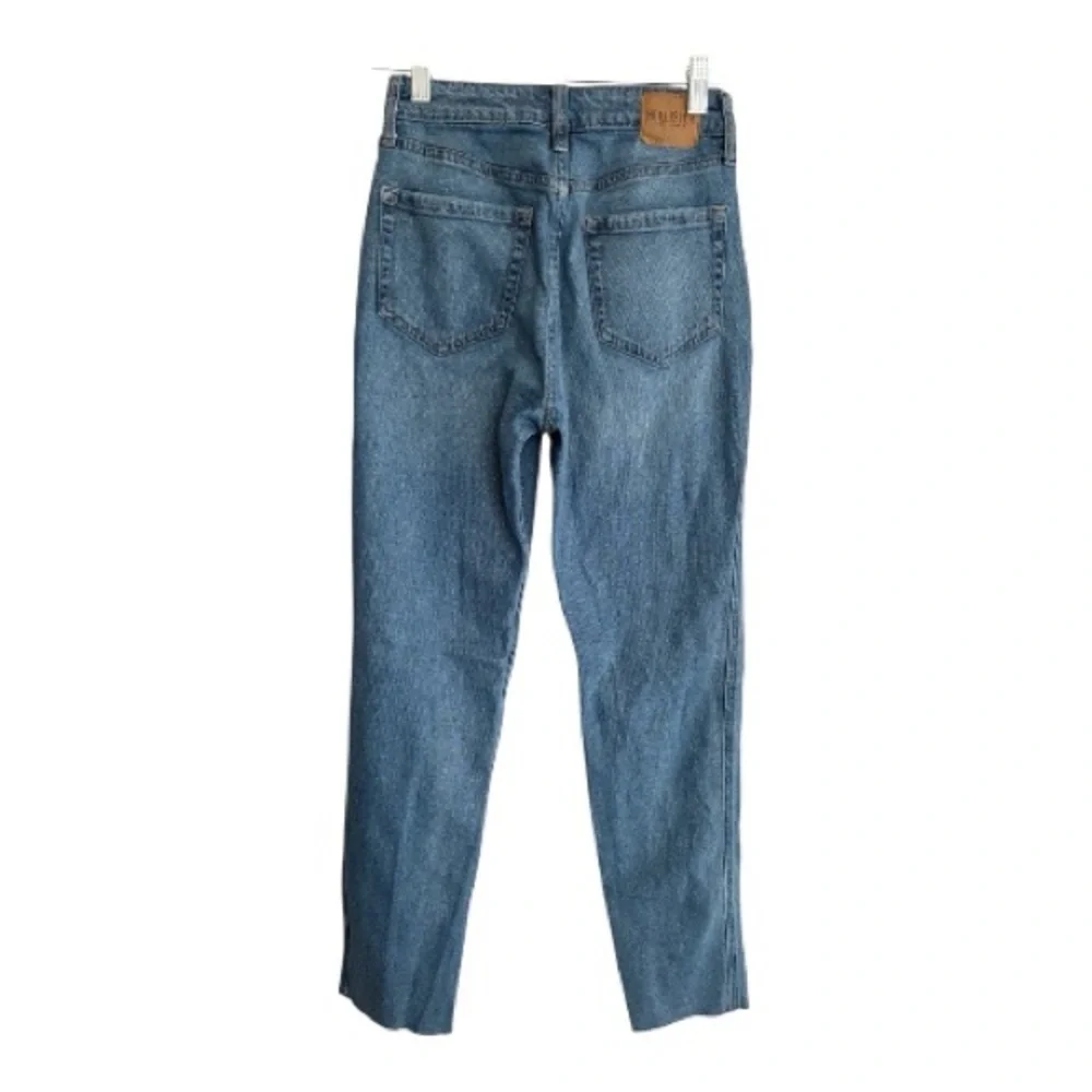 Hollister High-Rise Straight-Leg Denim Mom Jeans in Medium Blue Wash